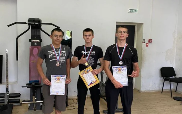Соревнования  в клубе по месту жительства &laquo;Атлетик&raquo; с. Рыбное