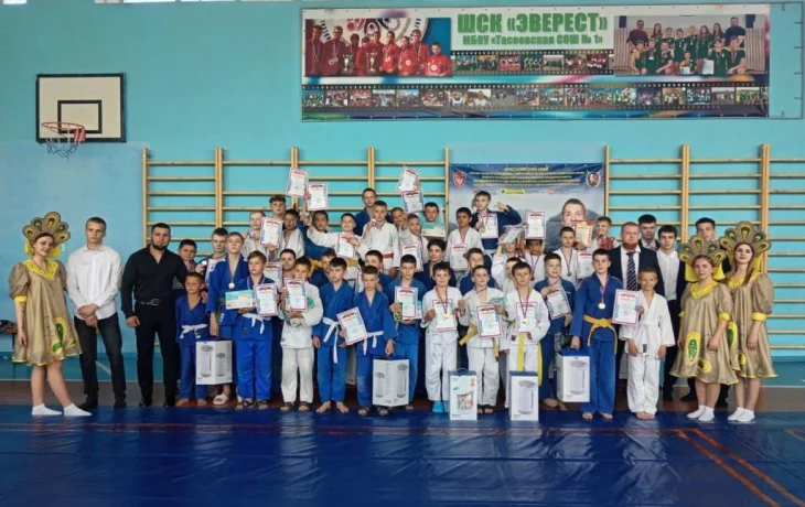 Открытый турнир по дзюдо  памяти майора полиции Н.В. Емельянова