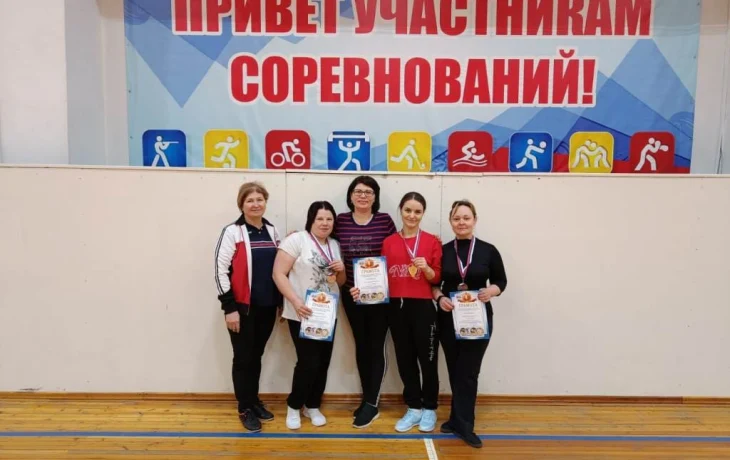 Соревнования по подтягиванию на низкой перекладине  (выполнение нормативов ВФСК ГТО)